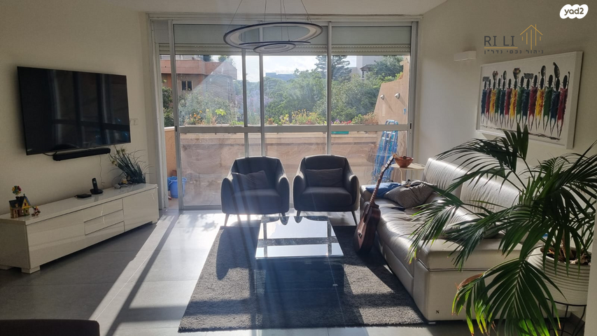 דירה, הל"ה, רעננה