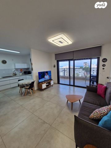 דירה, וייצמן, עיר, מרכז העיר, נהריה