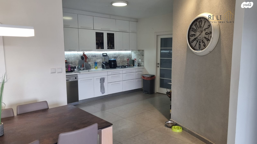 דירה, הל"ה, רעננה