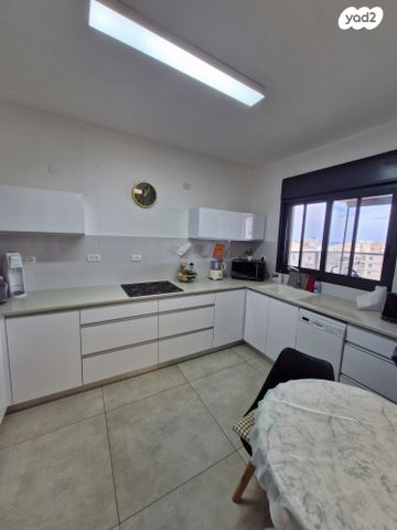 דירה, וייצמן, עיר, מרכז העיר, נהריה