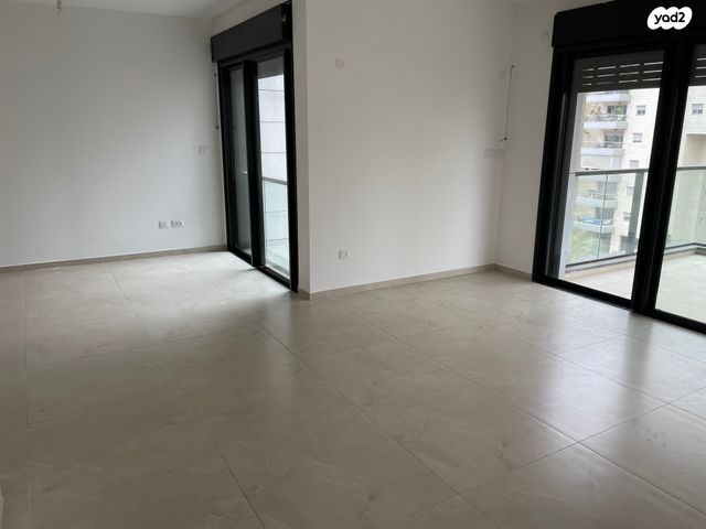 דירה, משה רינת 4, קרית רבין, חולון