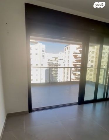 דירה, משה רינת 4, קרית רבין, חולון