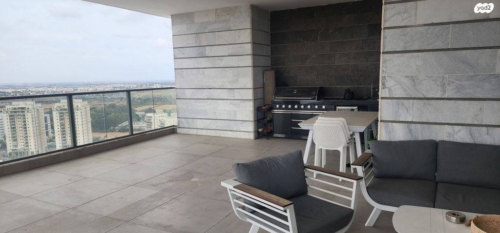 גג/ פנטהאוז, שדרות הרב משה שמואל שפירא, פארק המושבה, באר יעקב