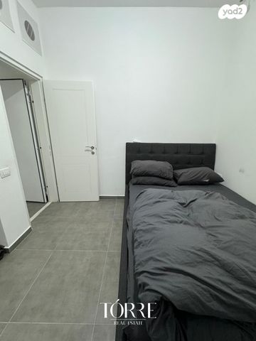 דירה, דרך מנחם בגין 158, מונטיפיורי, הרכבת, תל אביב יפו