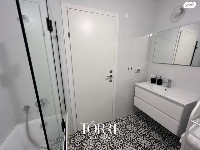 דירה, דרך מנחם בגין 160, מונטיפיורי, הרכבת, תל אביב יפו