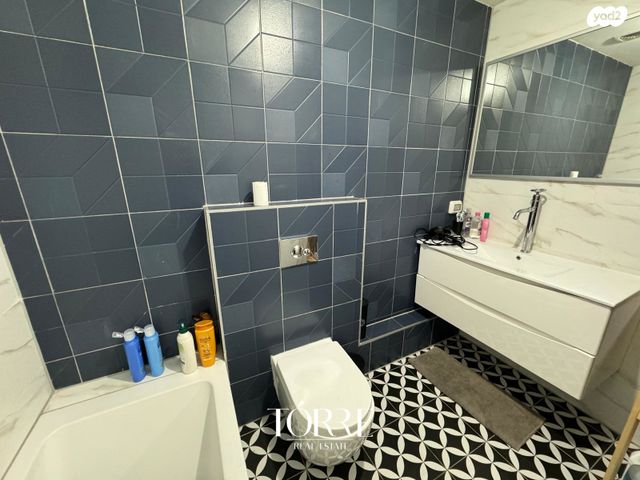 דירה, דרך מנחם בגין 158, מונטיפיורי, הרכבת, תל אביב יפו