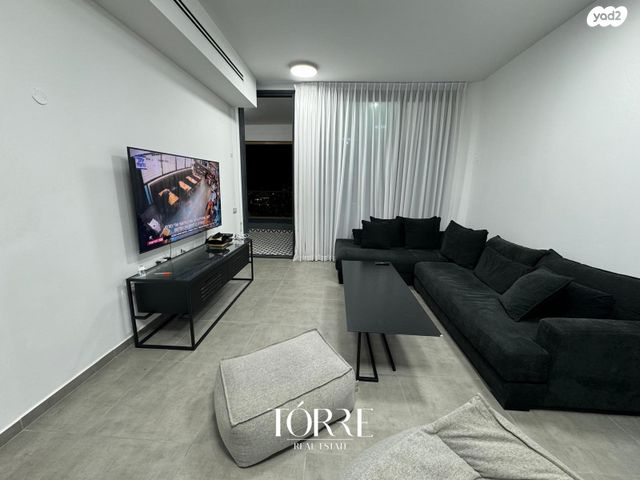 דירה, דרך מנחם בגין 158, מונטיפיורי, הרכבת, תל אביב יפו