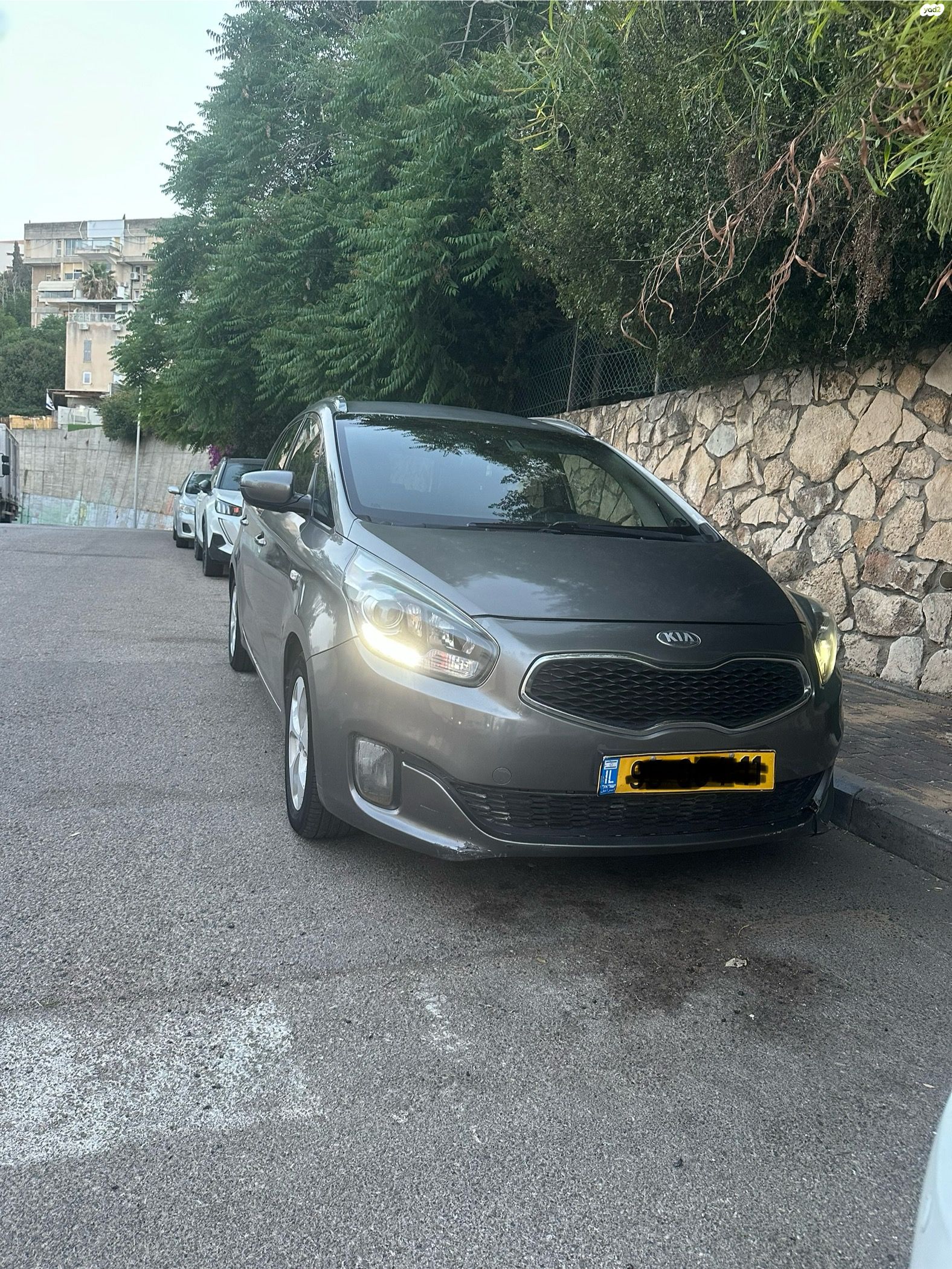 מודעת רכב קיה קארנס