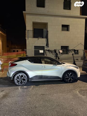 מודעת רכב טויוטה C-HR
