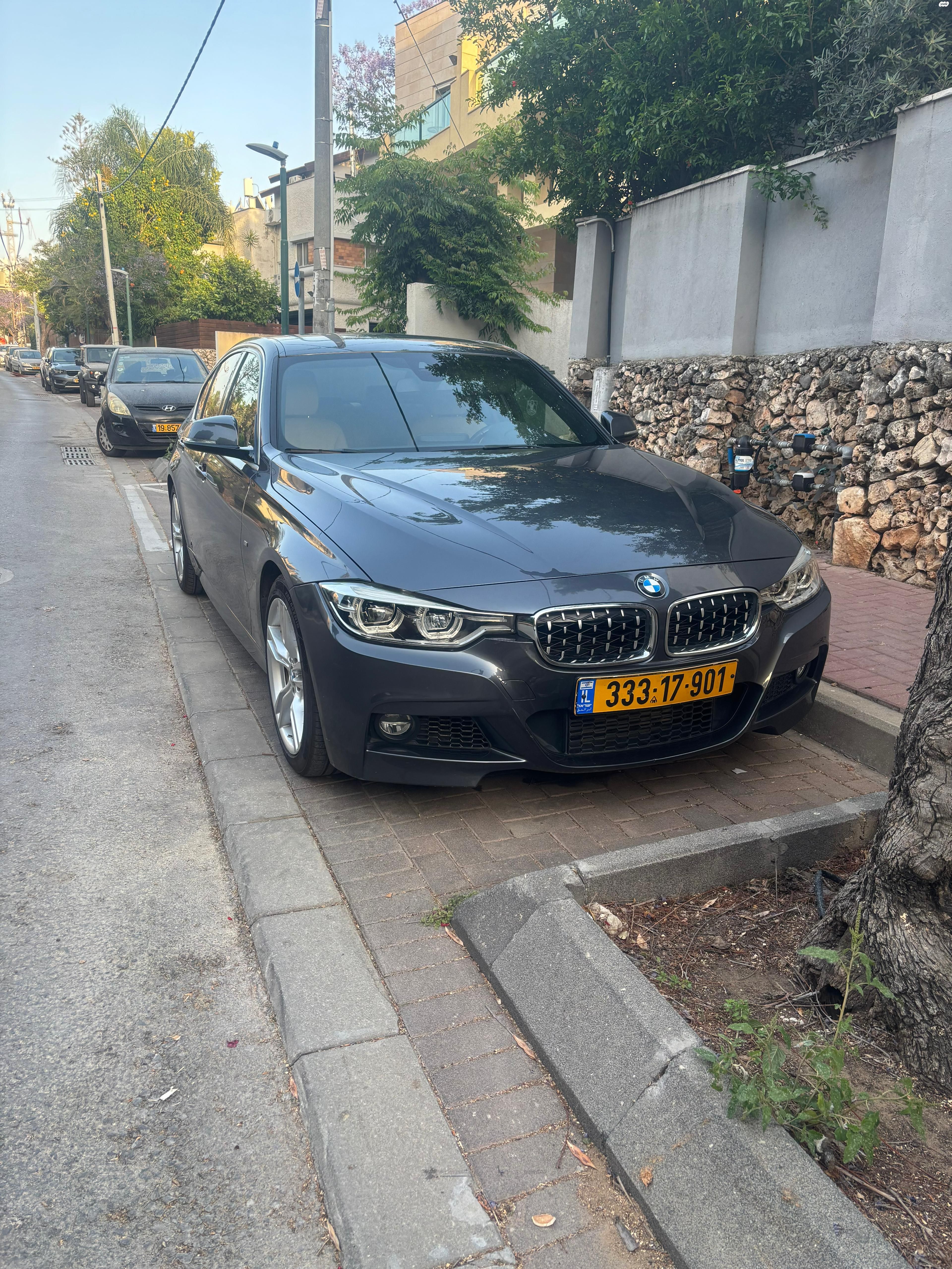 מודעת רכב ב מ וו סדרה 3