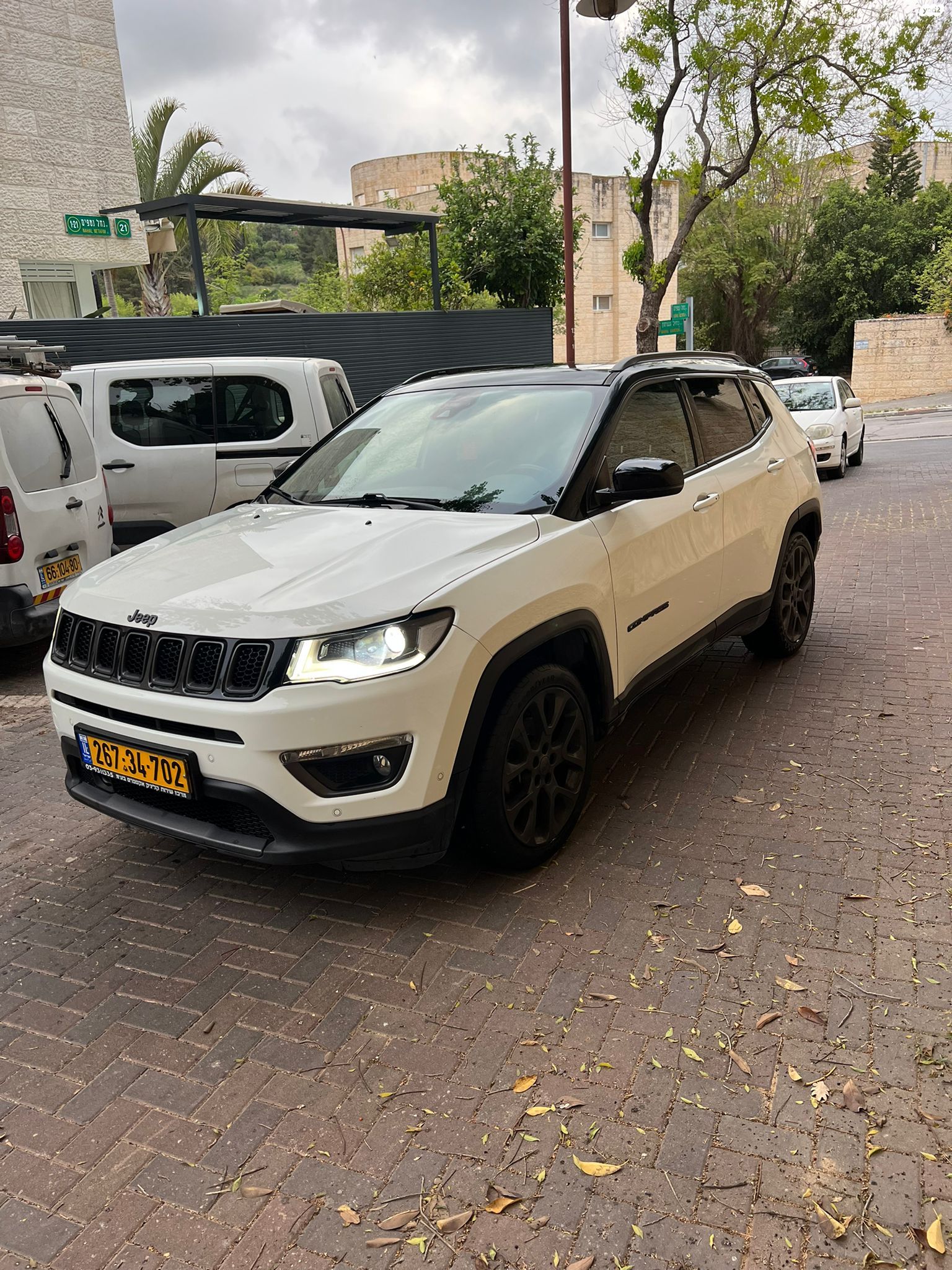 מודעת רכב ג'יפ קומפאס