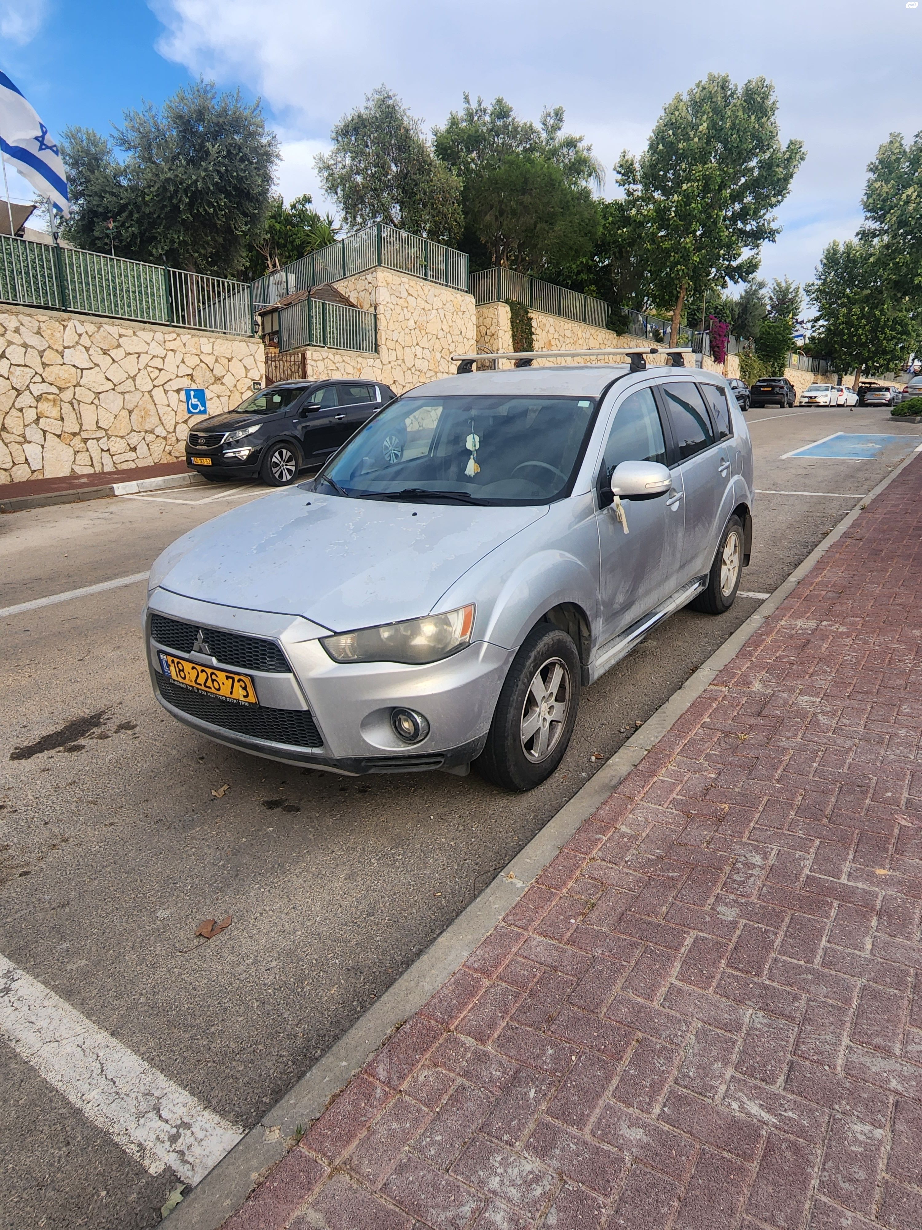 מודעת רכב מיצובישי אאוטלנדר