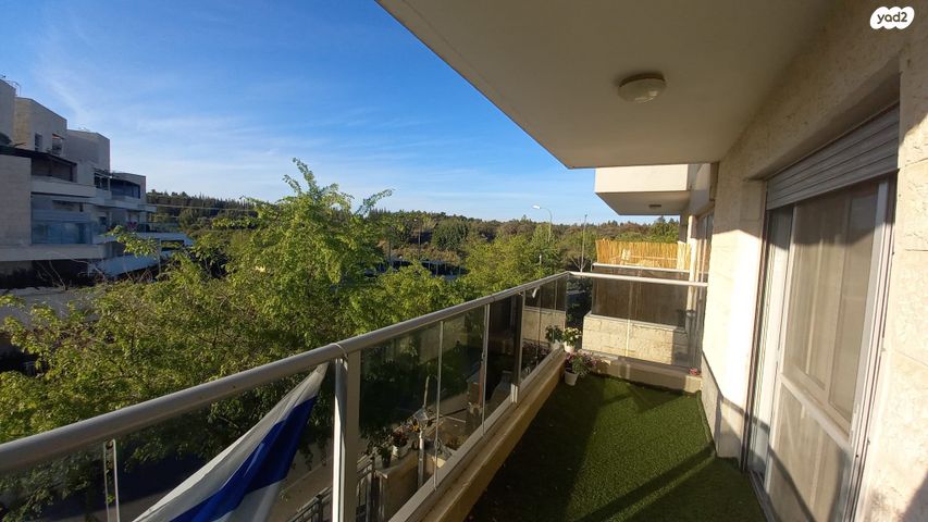 הלוח העברי 48