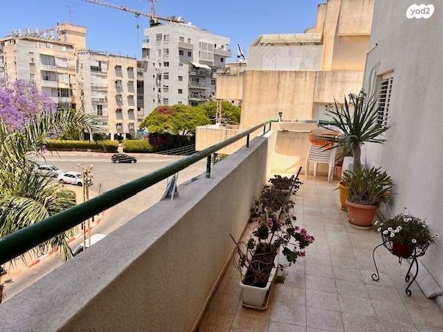 דירה, הרצליה