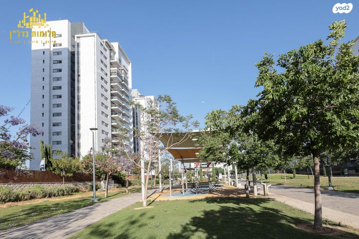 גג/ פנטהאוז, נחשול, נופרים, ראש העין