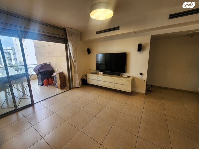 דירה, אהוד מנור, קרית אילון, חולון