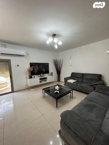 בית פרטי/ קוטג', מקס נורדאו, עיר, מרכז העיר, נהריה