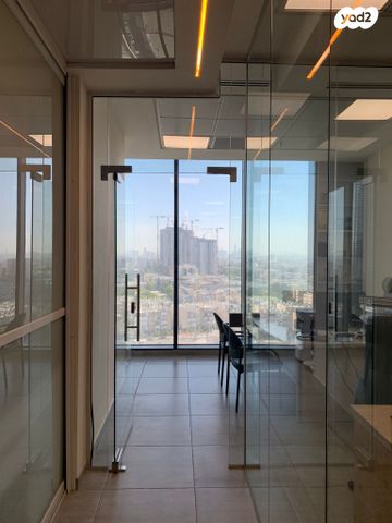 משרדים, הרב ניסנבאום 37, בת ים