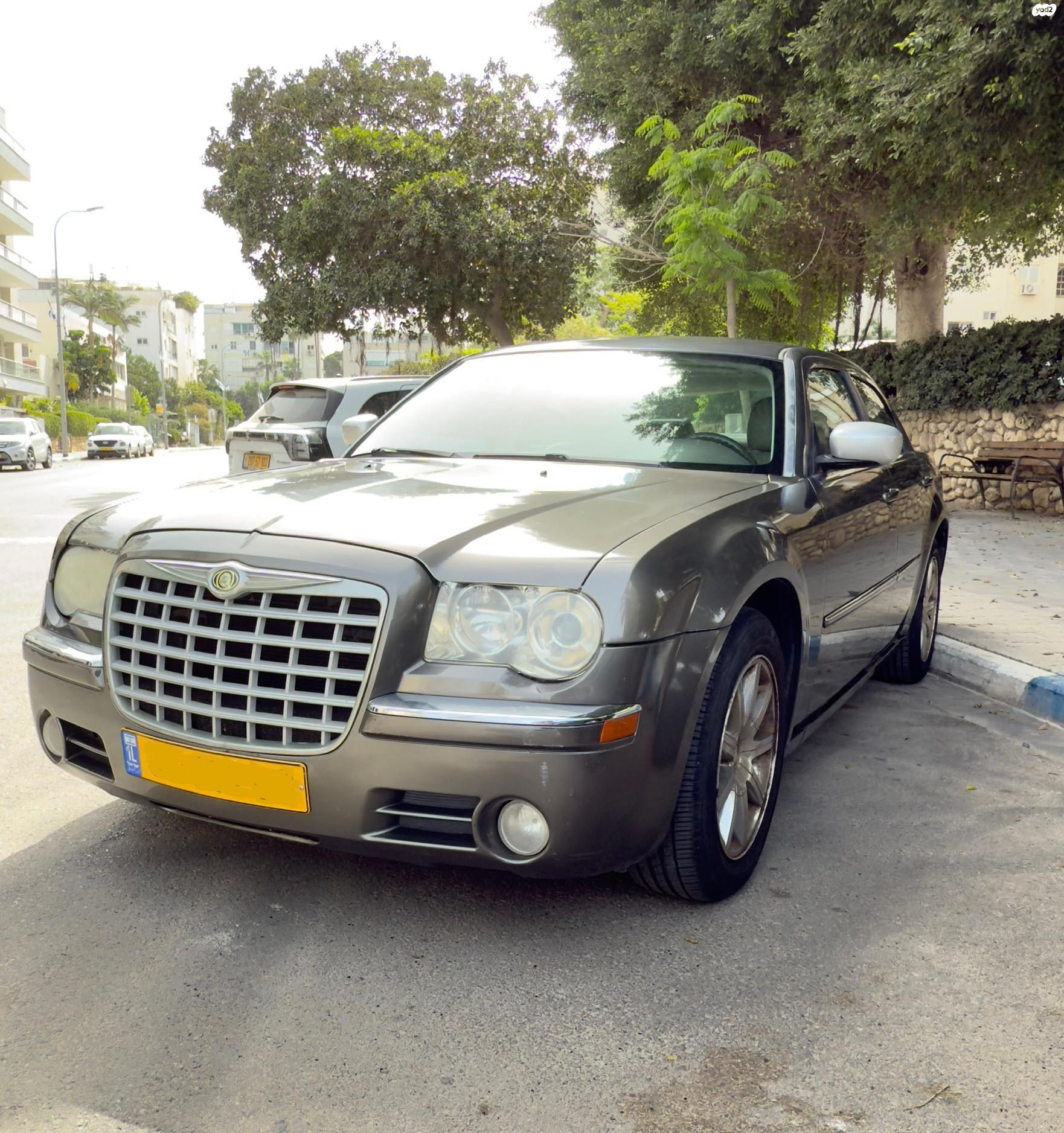 מודעת רכב קרייזלר 300
