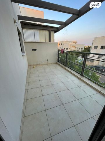 גג/ פנטהאוז, אודם 13, נוף הדר, כפר יונה