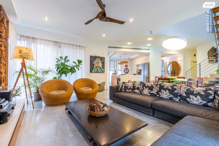 דו משפחתי, להבות חביבה