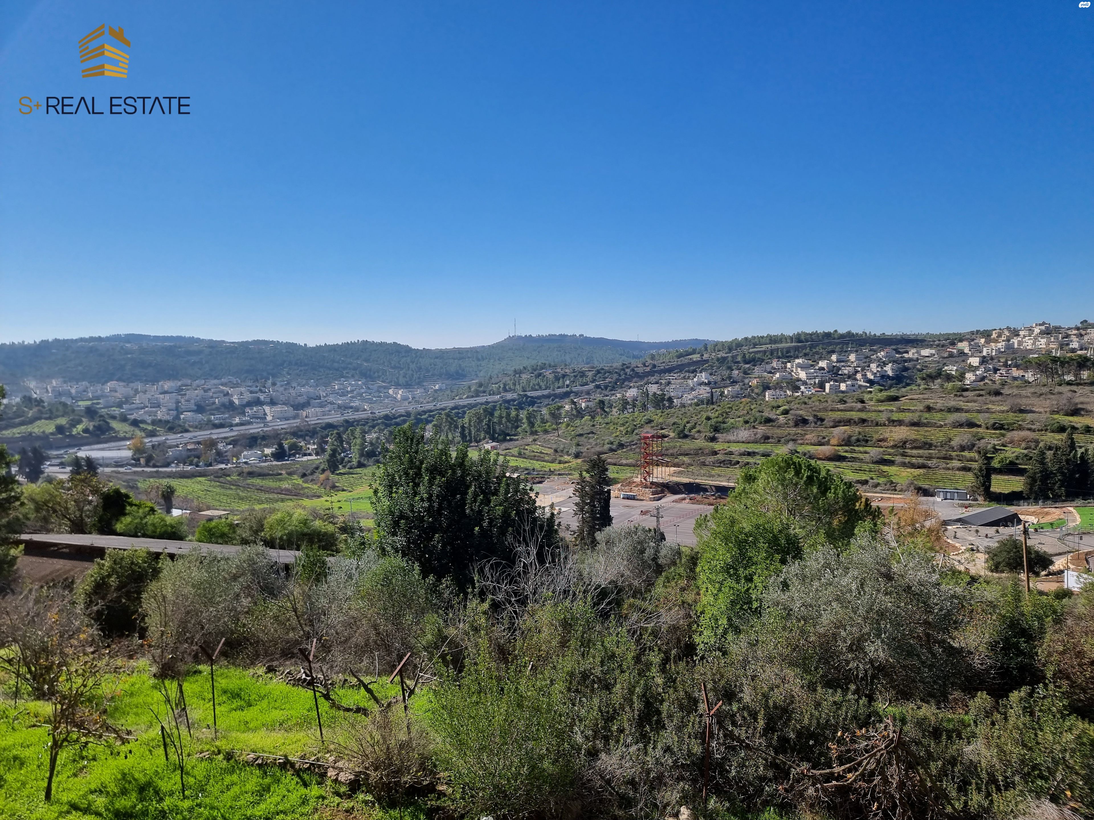 מגרשים