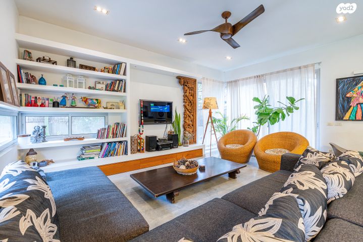 דו משפחתי, להבות חביבה