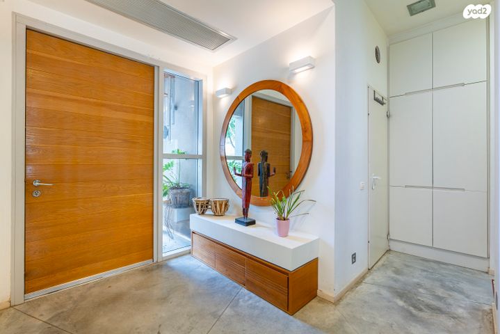 דו משפחתי, להבות חביבה