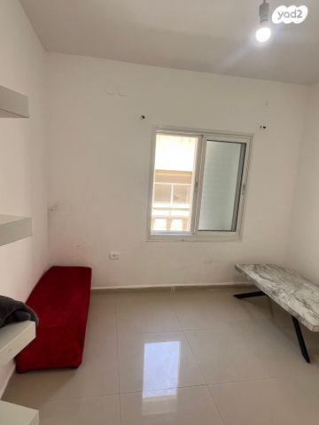 דירה, שרה, שער פלמר, תחנת רכבת השמונה, חיפה