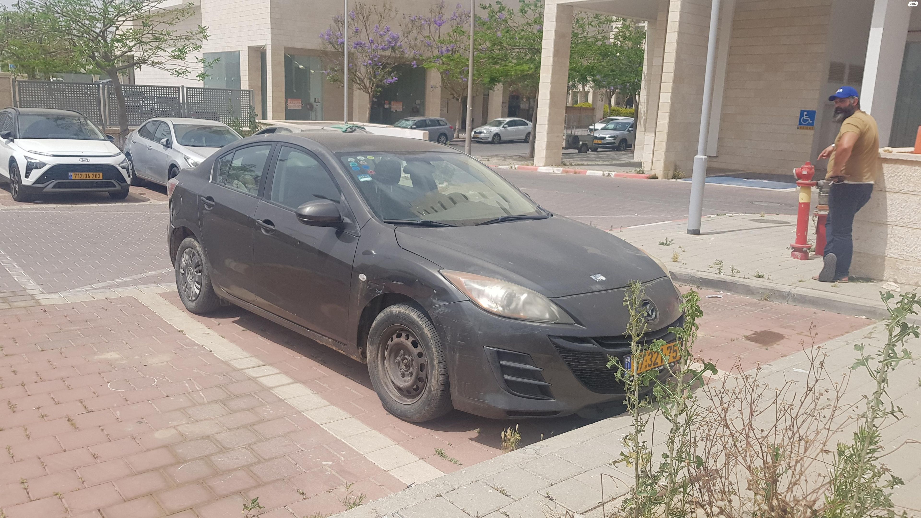 מודעת רכב מאזדה 3