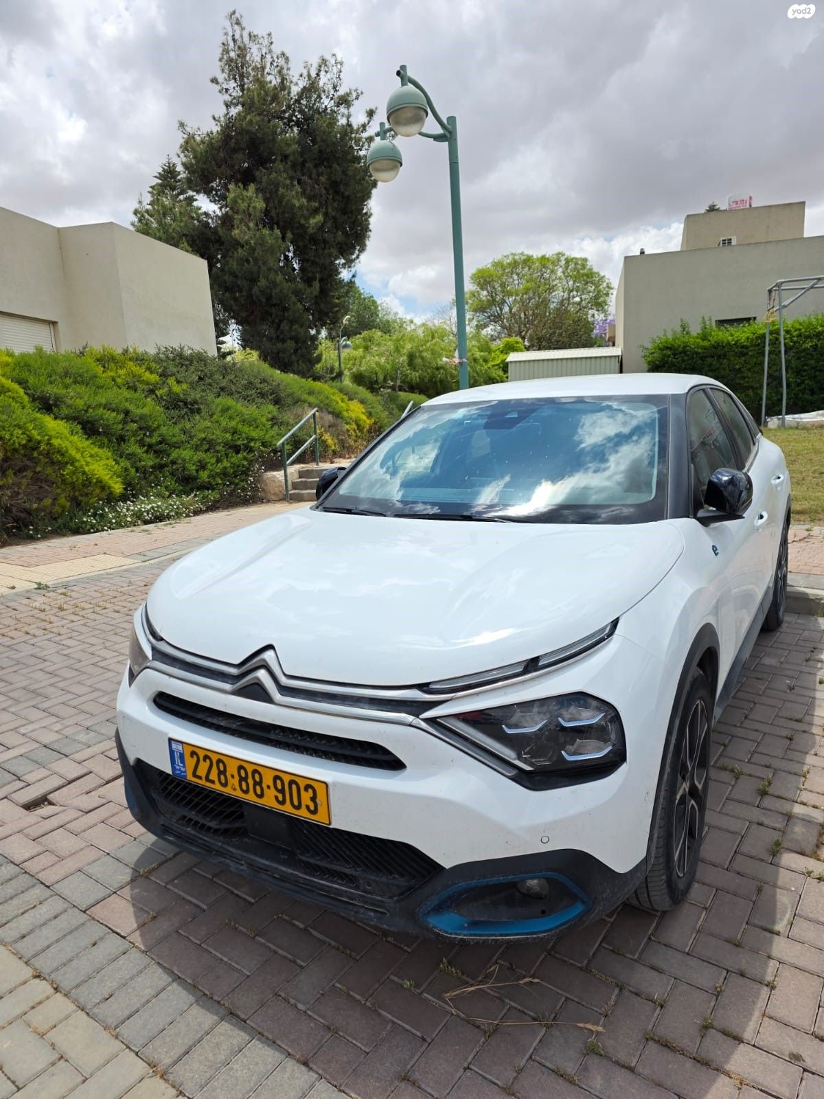 מודעת רכב סיטרואן e-C4