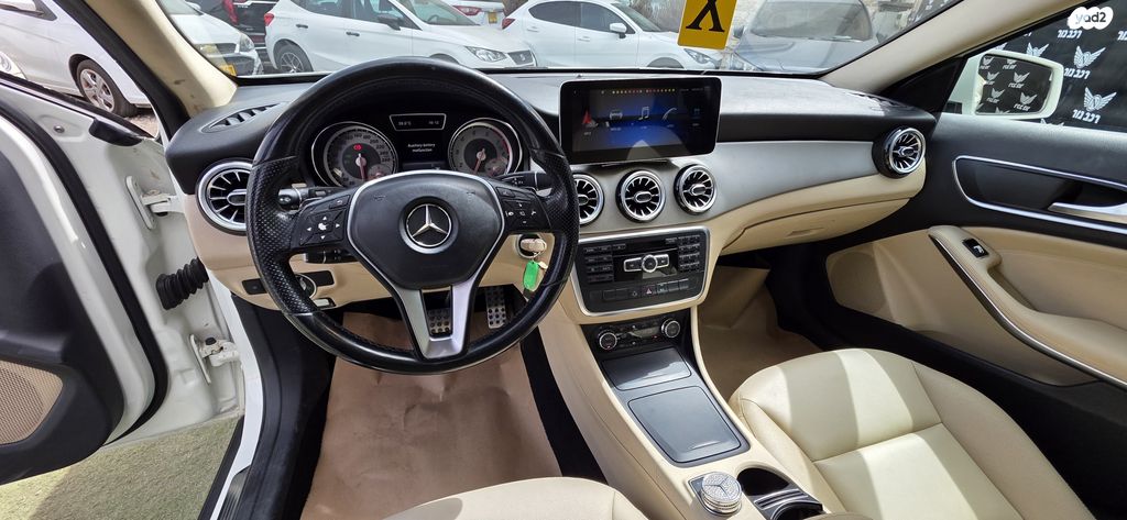 מרצדס-בנץ GLA