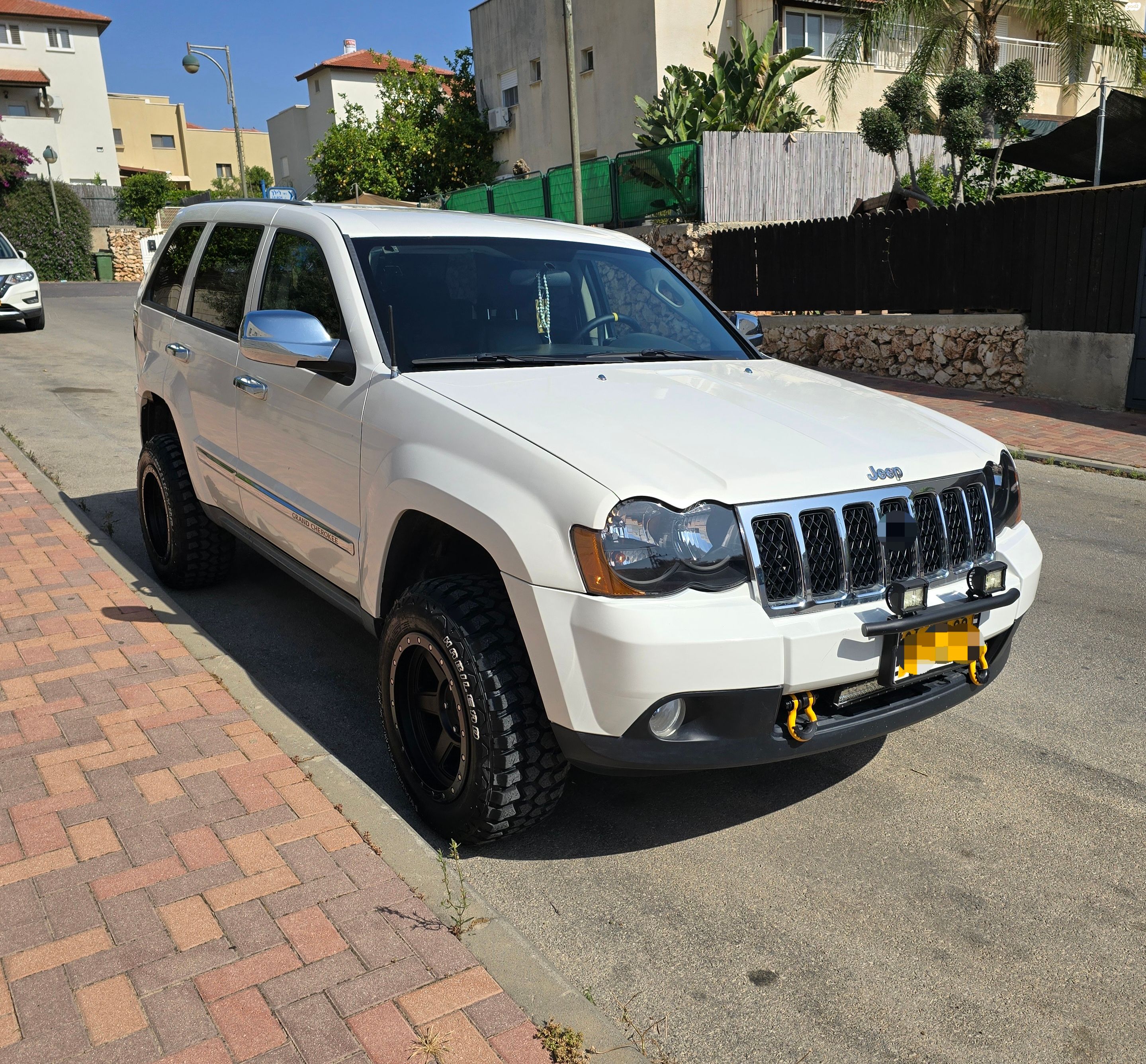 מודעת רכב ג'יפ גרנד צ'ירוקי
