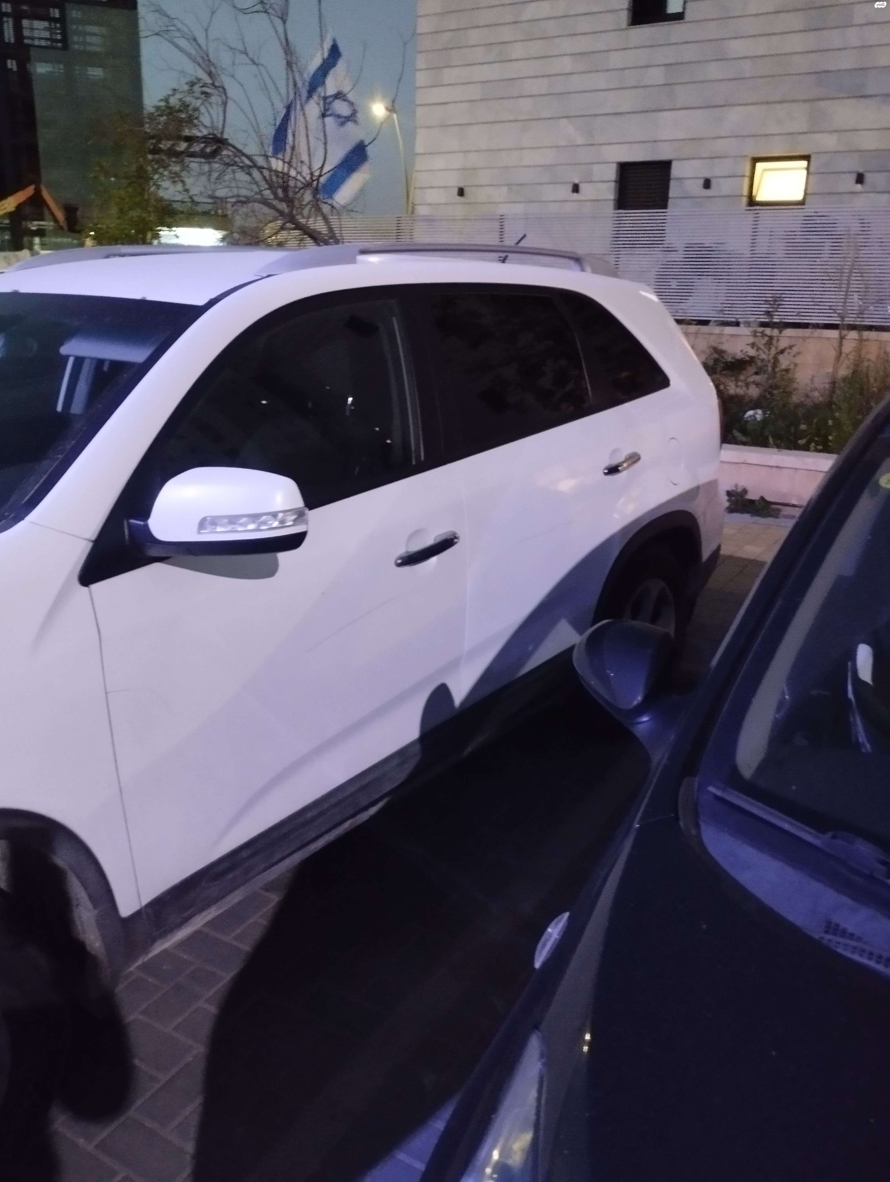 מודעת רכב קיה סורנטו