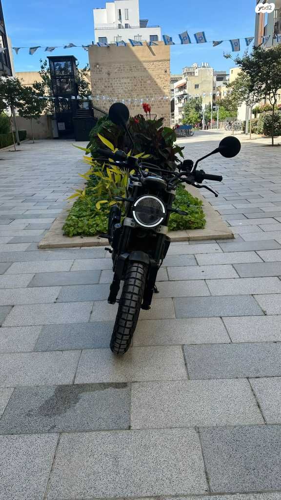 מודעת רכב הוסקוורנה SVARTPILEN 401