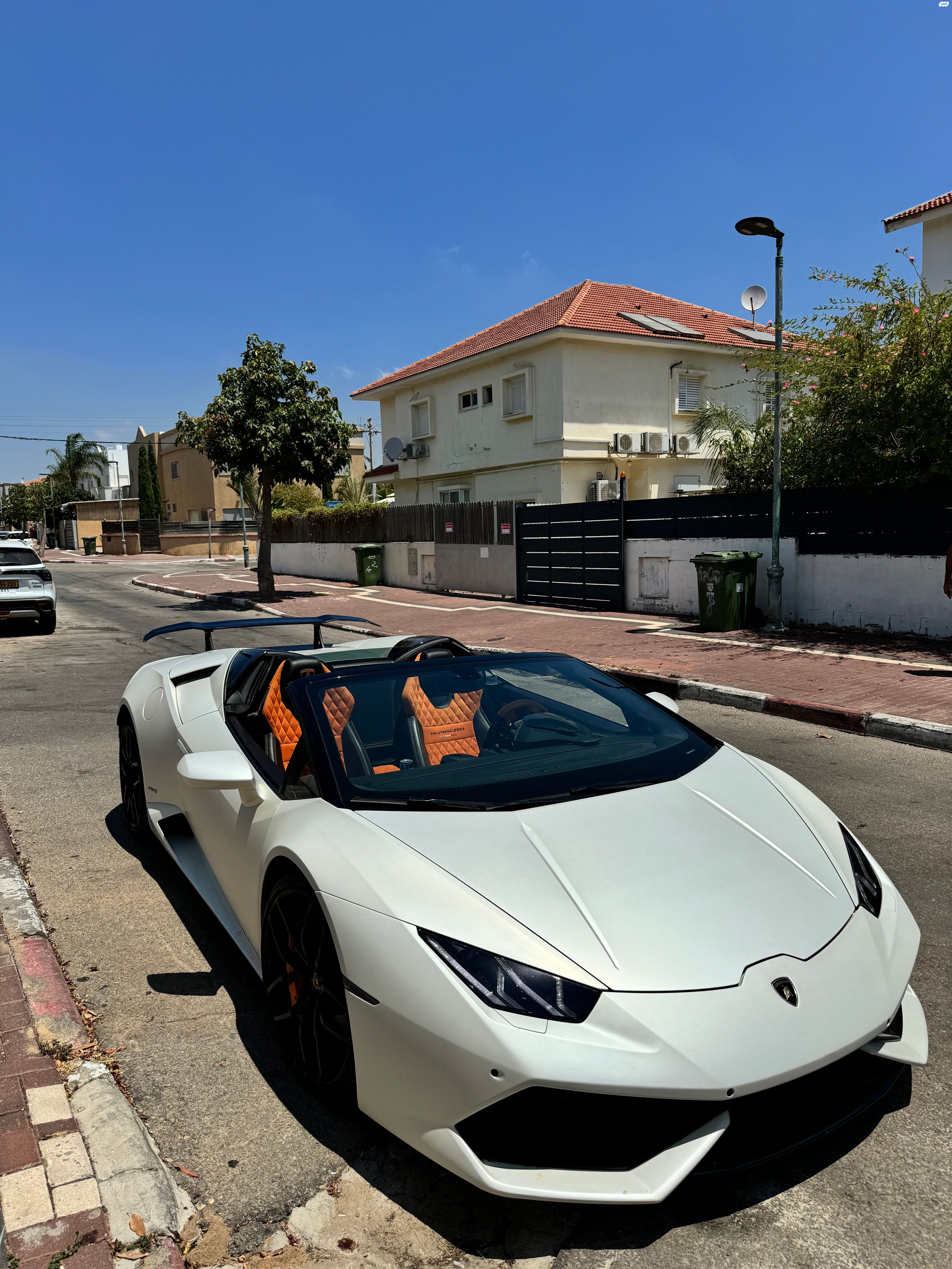 מודעת רכב למבורגיני הורקאן