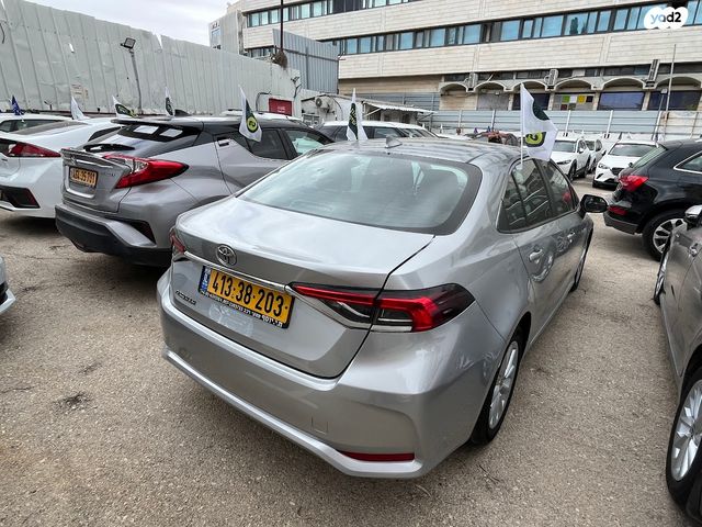 טויוטה קורולה