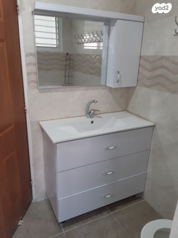 דו משפחתי, הנבל 9, קדומים, קדומים