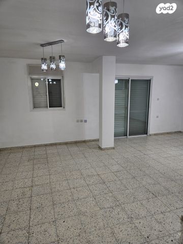 דו משפחתי, הנבל 9, קדומים, קדומים