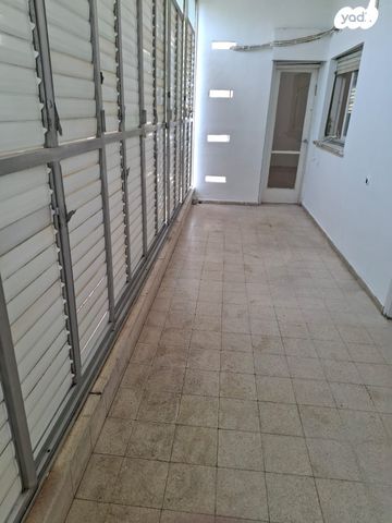 דירה, כ"ג 11, חברת חשמל, גבעתיים