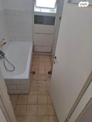 דירה, כ"ג 11, חברת חשמל, גבעתיים