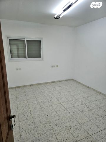 דו משפחתי, הנבל 9, קדומים, קדומים