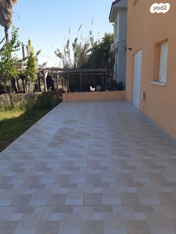 דו משפחתי, הנבל 9, קדומים, קדומים