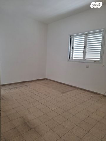 דירה, כ"ג 11, חברת חשמל, גבעתיים