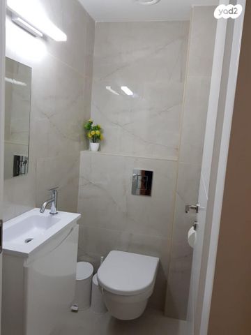 דירה, יטקובסקי אחים 32, כפר גנים ג, פתח תקווה