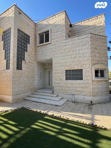 קנאים 10