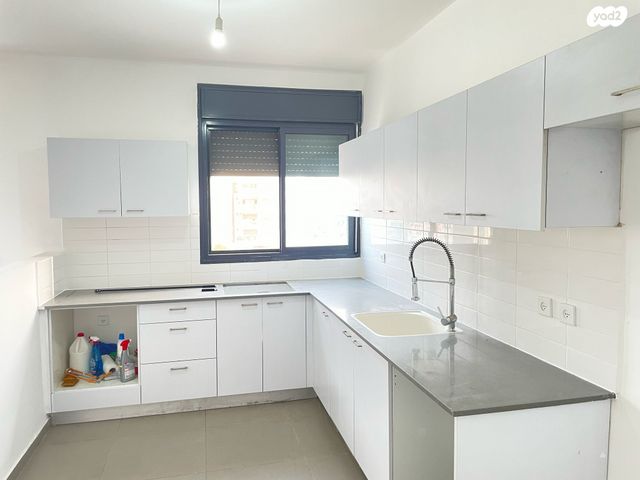 דירה, אלון, החורש, חריש