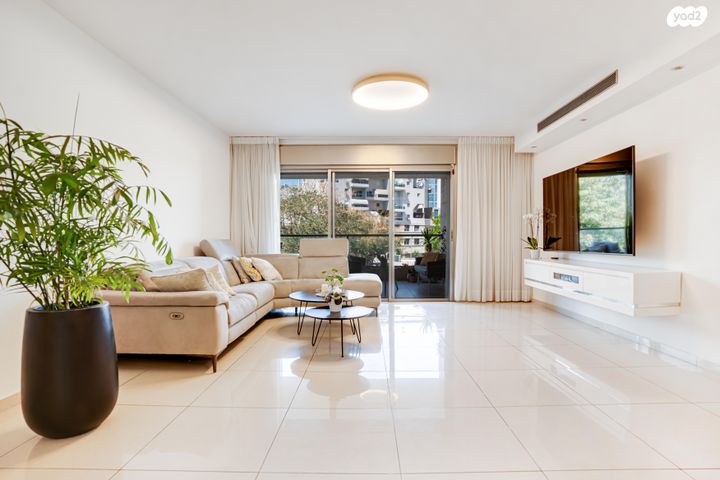 דירה, העצמאות 48, רובע הקריה, הסיטי, אשדוד