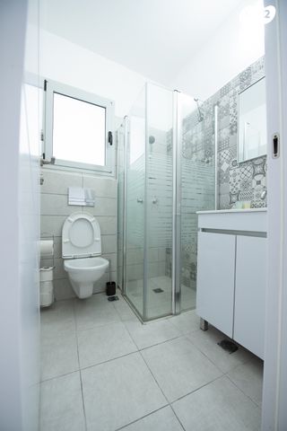 דירה, דרך העצמאות, שער פלמר, תחנת רכבת השמונה, חיפה