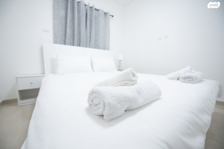 דירה, דרך העצמאות, שער פלמר, תחנת רכבת השמונה, חיפה